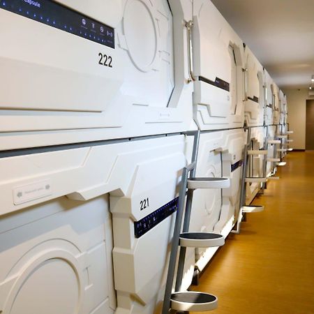 Whiz Capsule Hotel Thamrin Jakarta Eksteriør billede